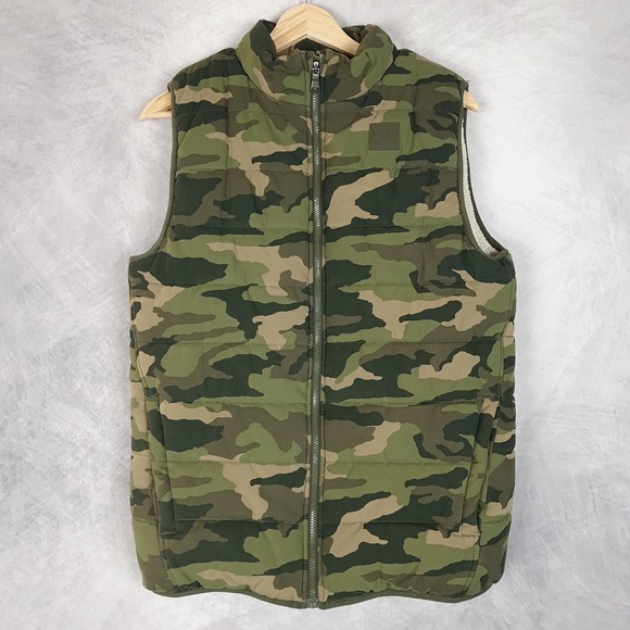 Under Armour Other - Under Armour Vest Boys XL 18-20 Green Camo Fleece Lined Puffer ColdGear Storm